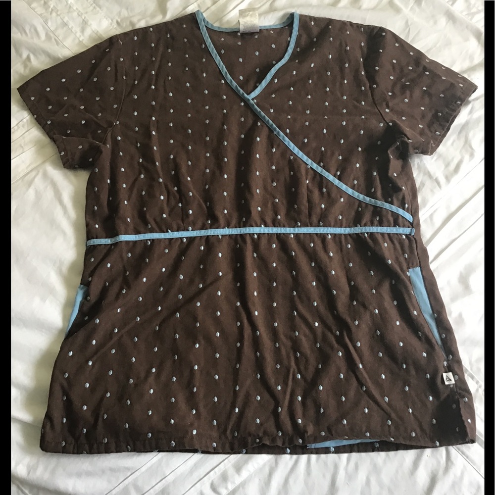 Cherokee size medium scrub top